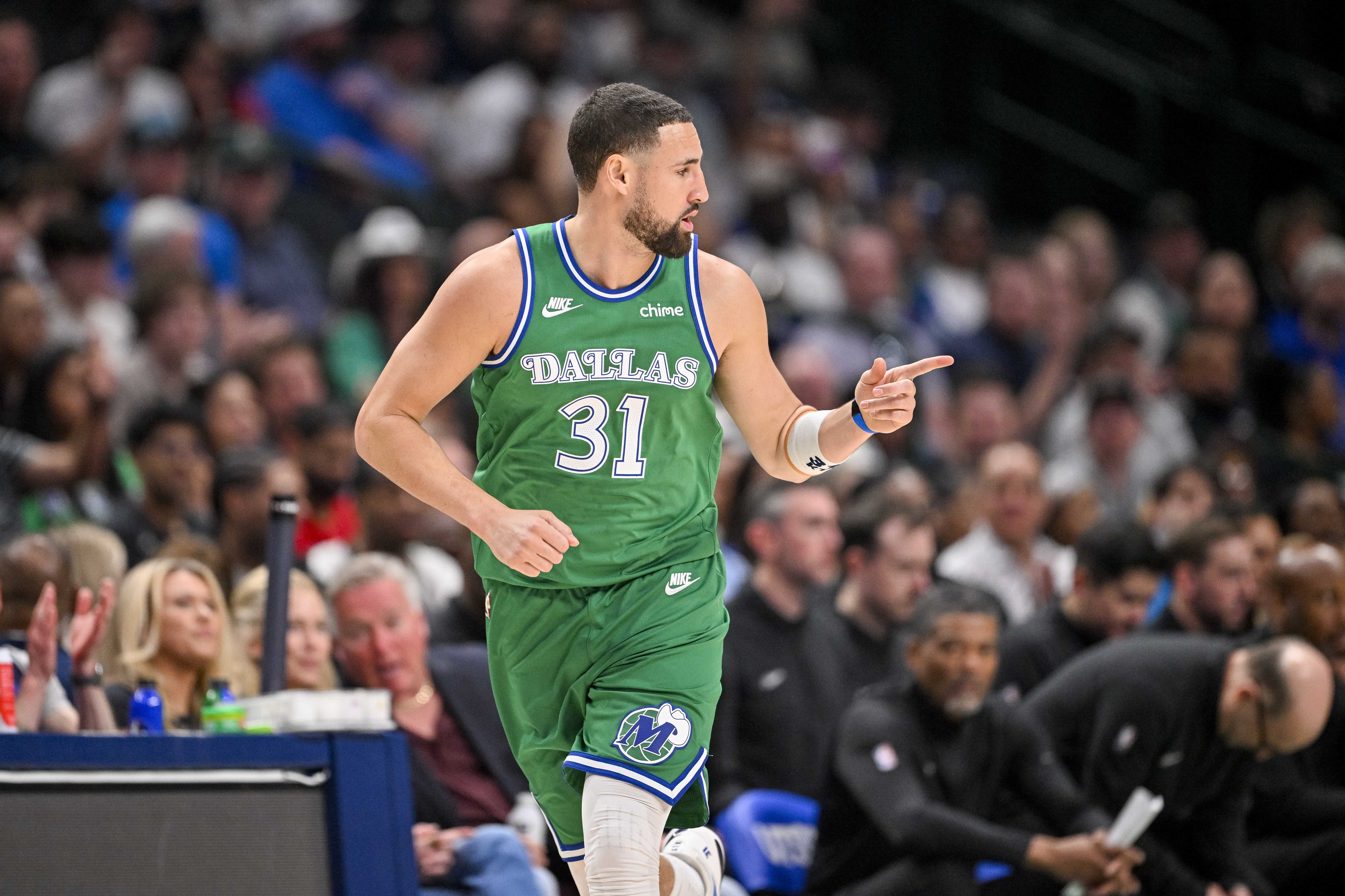 欧冠客户端下载-开场就有发挥！克莱首节5中3&amp;三分4中2 独得8分助队追分